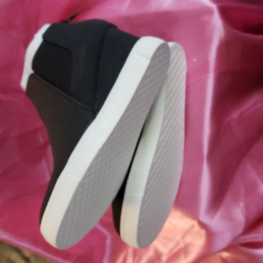 SHOES - Picture 8 of 8